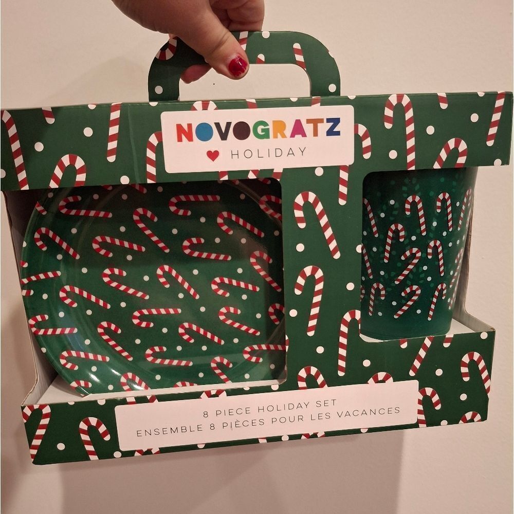 Novogratz Home Set of 4 Christmas Plates & Cups BRAND NEW!